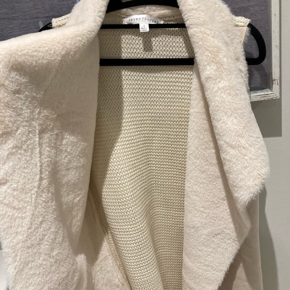 Vest to throw over and complete an outfit. - Picture 4 of 4